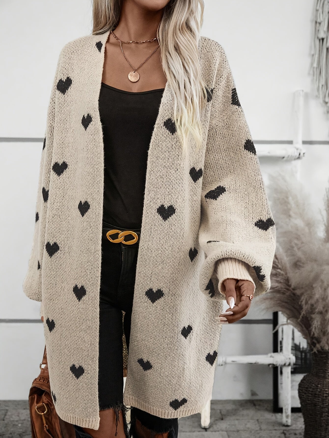 Chunky Knit Long Cardigan for Women with Oversized Heart Pattern 4